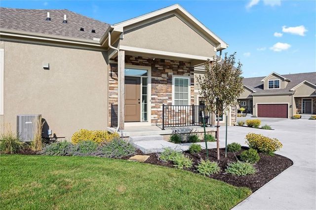 17394 S Raintree Drive Bldg I Unit 33, Olathe, KS 66062