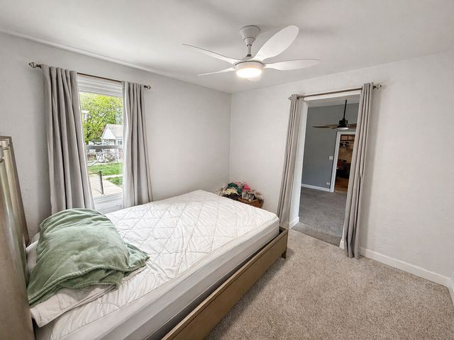 913 Flossmoor Avenue, Waukegan, IL 60085