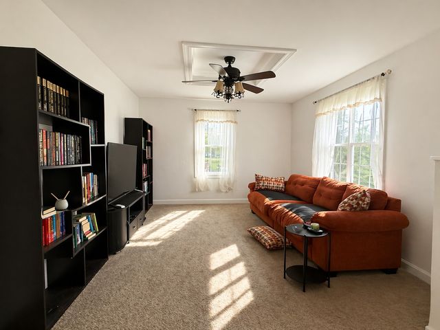 913 Flossmoor Avenue, Waukegan, IL 60085
