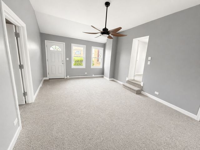 913 Flossmoor Avenue, Waukegan, IL 60085