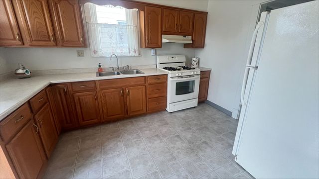421 Argonne Drive, New Kensington, PA 15068