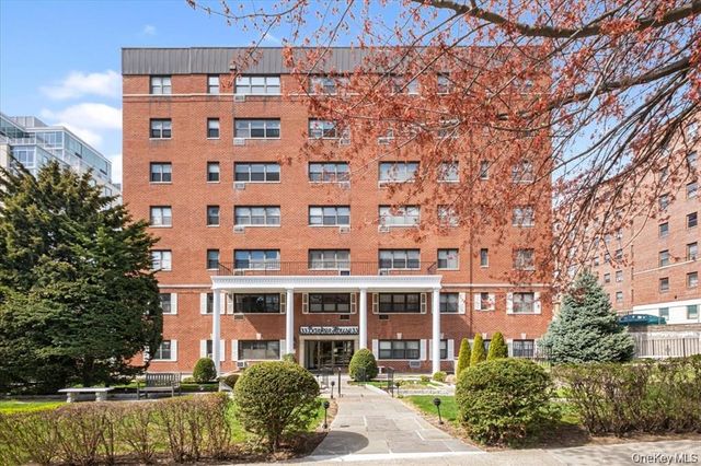 33 Barker Avenue 2J, White Plains, NY 10601