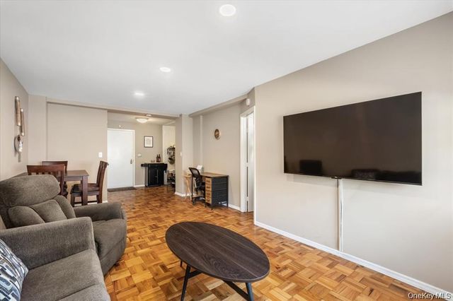 33 Barker Avenue 2J, White Plains, NY 10601