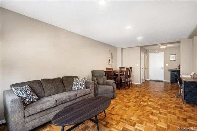 33 Barker Avenue 2J, White Plains, NY 10601