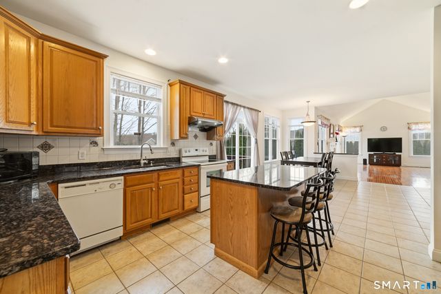 12 Red Oak Lane, Seymour, CT 06483