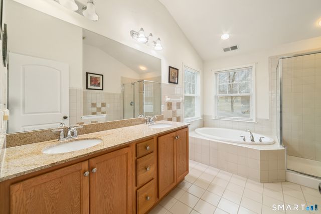 12 Red Oak Lane, Seymour, CT 06483