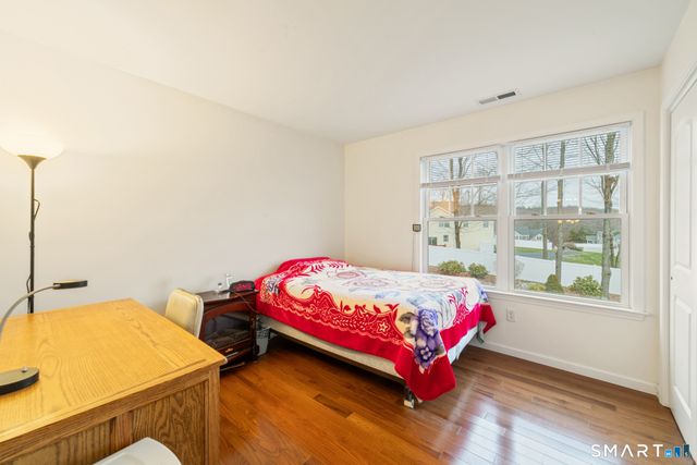 12 Red Oak Lane, Seymour, CT 06483