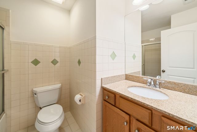 12 Red Oak Lane, Seymour, CT 06483