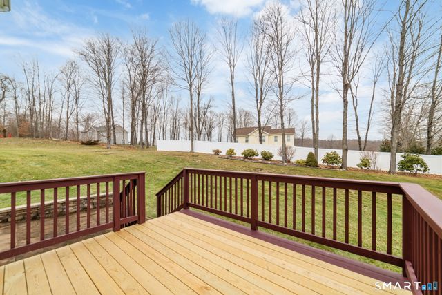 12 Red Oak Lane, Seymour, CT 06483