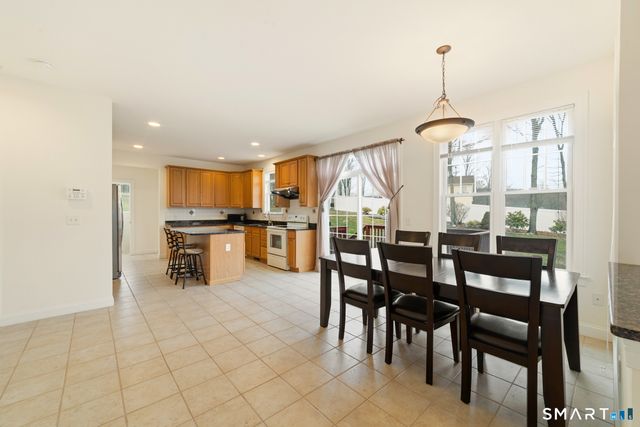 12 Red Oak Lane, Seymour, CT 06483