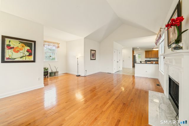 12 Red Oak Lane, Seymour, CT 06483