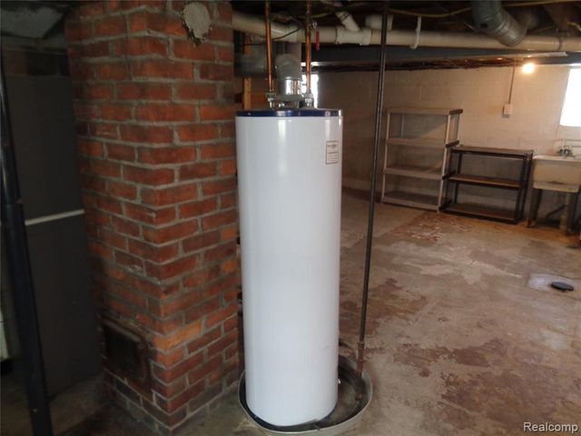 2145 4th Street, Trenton, MI 48183