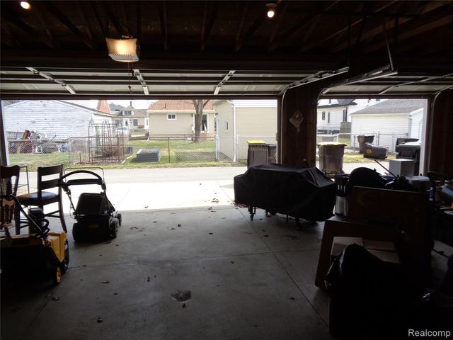 2145 4th Street, Trenton, MI 48183