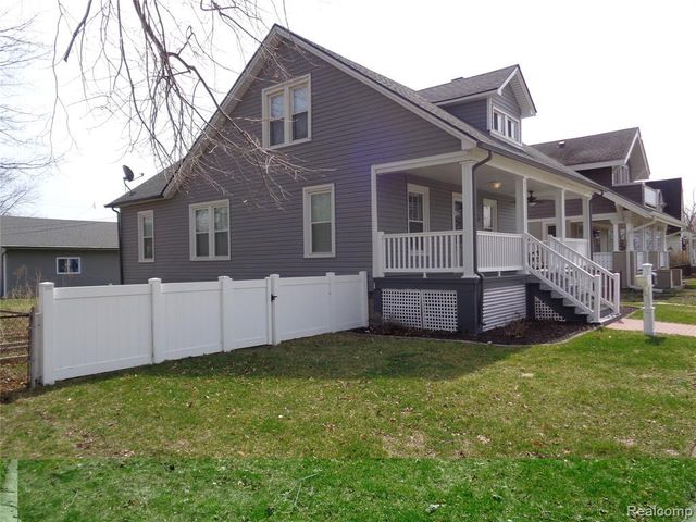 2145 4th Street, Trenton, MI 48183