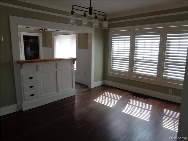 2145 4th Street, Trenton, MI 48183