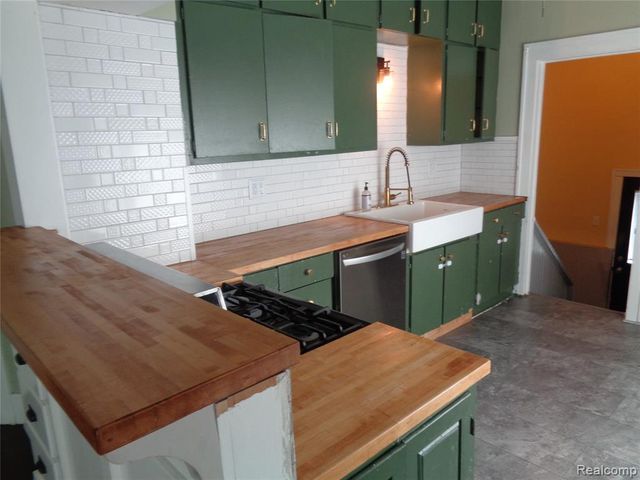 2145 4th Street, Trenton, MI 48183