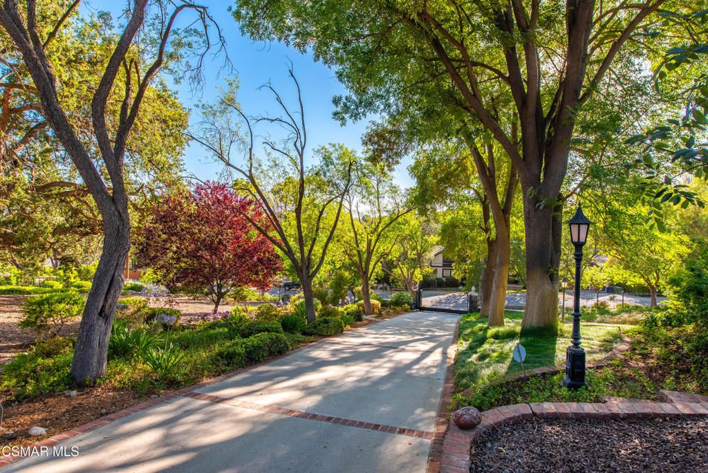 Image 10 of property listing at 5676 Colodny Drive, Agoura Hills, CA 91301