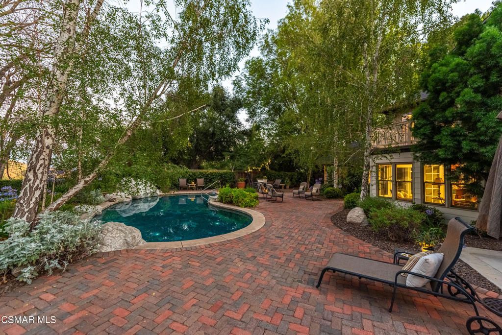 Image 15 of property listing at 5676 Colodny Drive, Agoura Hills, CA 91301