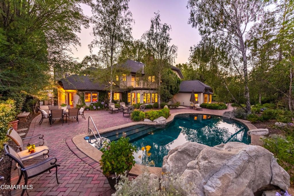 Image 16 of property listing at 5676 Colodny Drive, Agoura Hills, CA 91301