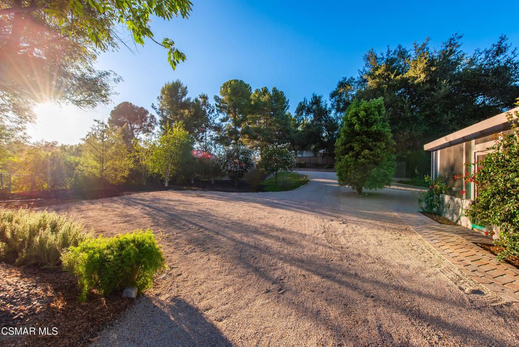 Image 21 of property listing at 5676 Colodny Drive, Agoura Hills, CA 91301