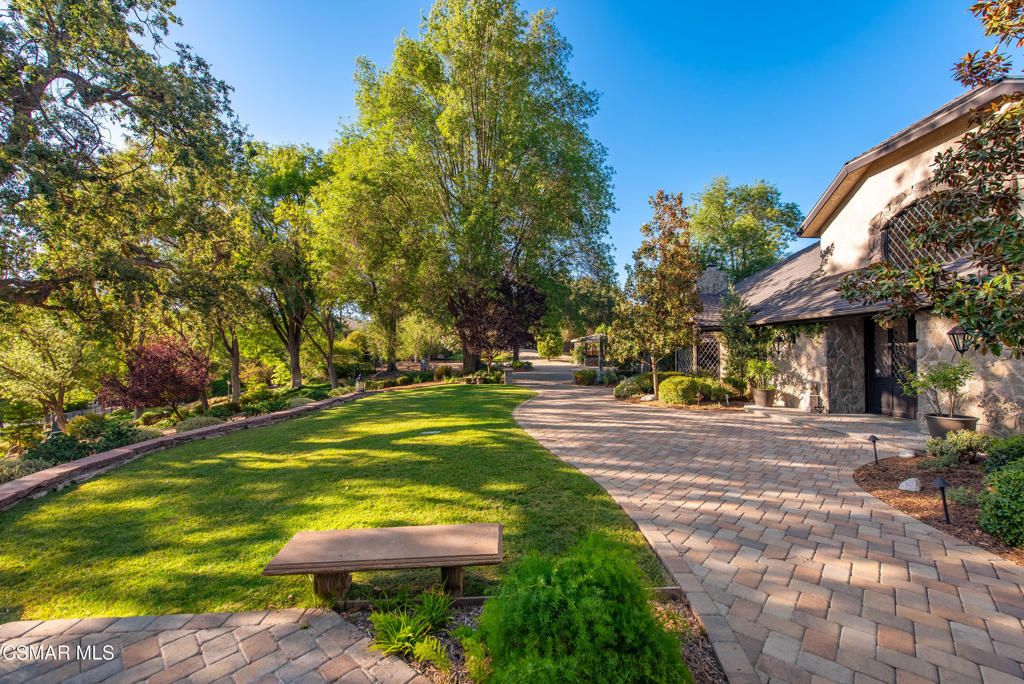Image 3 of property listing at 5676 Colodny Drive, Agoura Hills, CA 91301