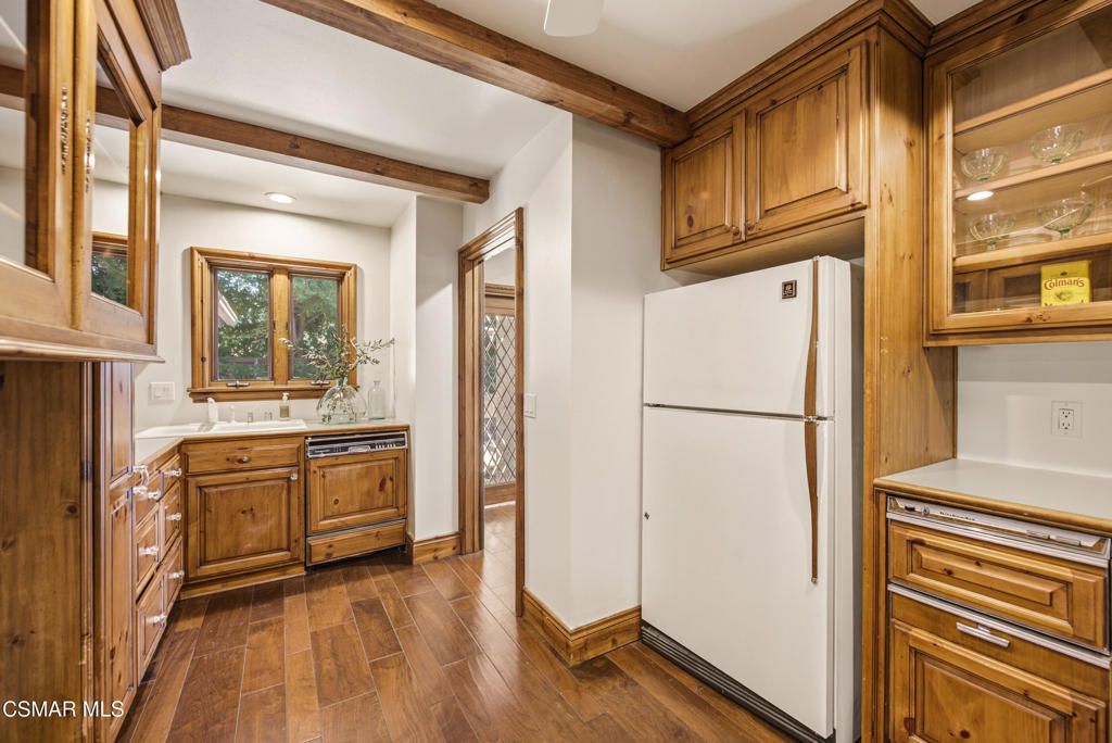 Image 44 of property listing at 5676 Colodny Drive, Agoura Hills, CA 91301
