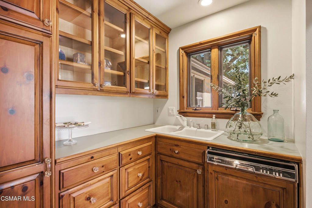 Image 46 of property listing at 5676 Colodny Drive, Agoura Hills, CA 91301