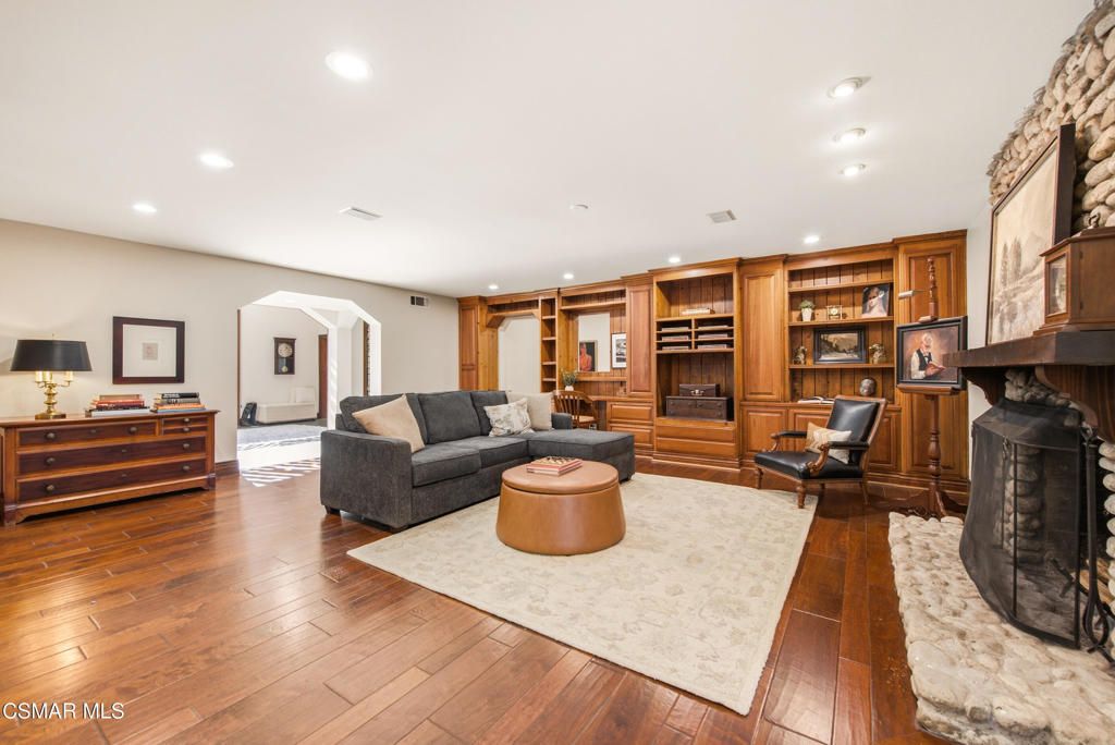 Image 47 of property listing at 5676 Colodny Drive, Agoura Hills, CA 91301
