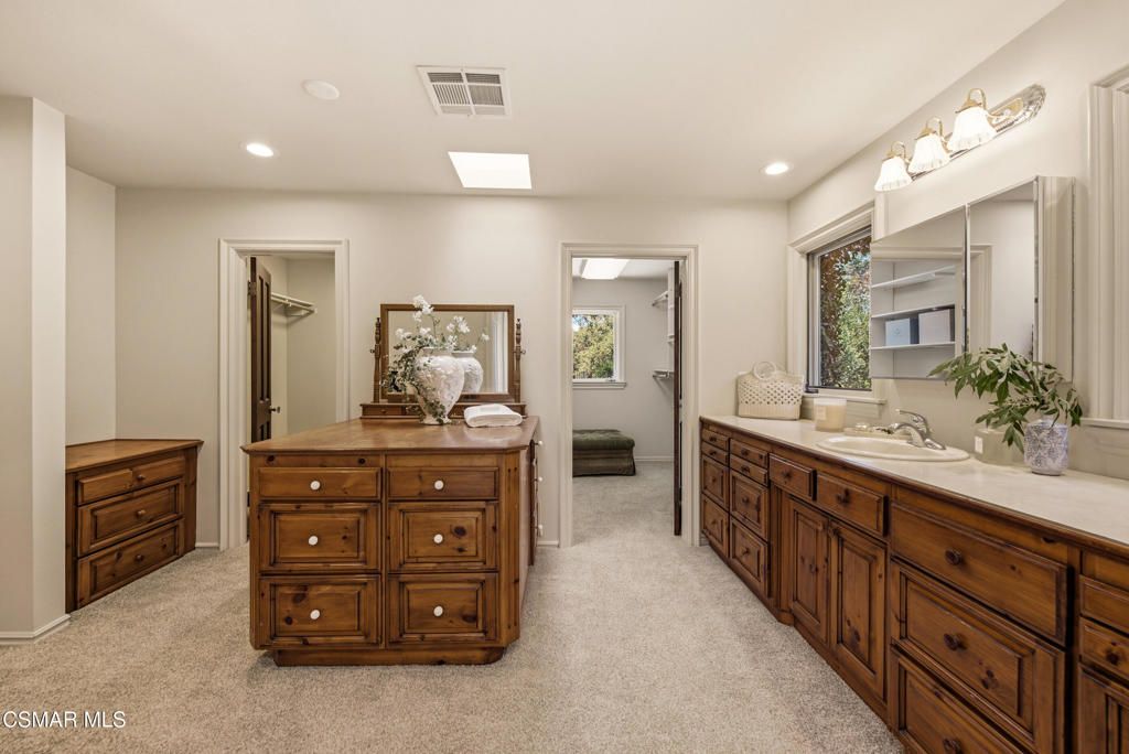 Image 54 of property listing at 5676 Colodny Drive, Agoura Hills, CA 91301