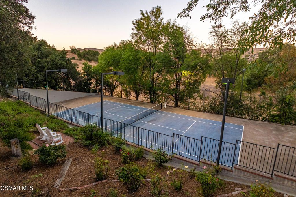 Image 6 of property listing at 5676 Colodny Drive, Agoura Hills, CA 91301