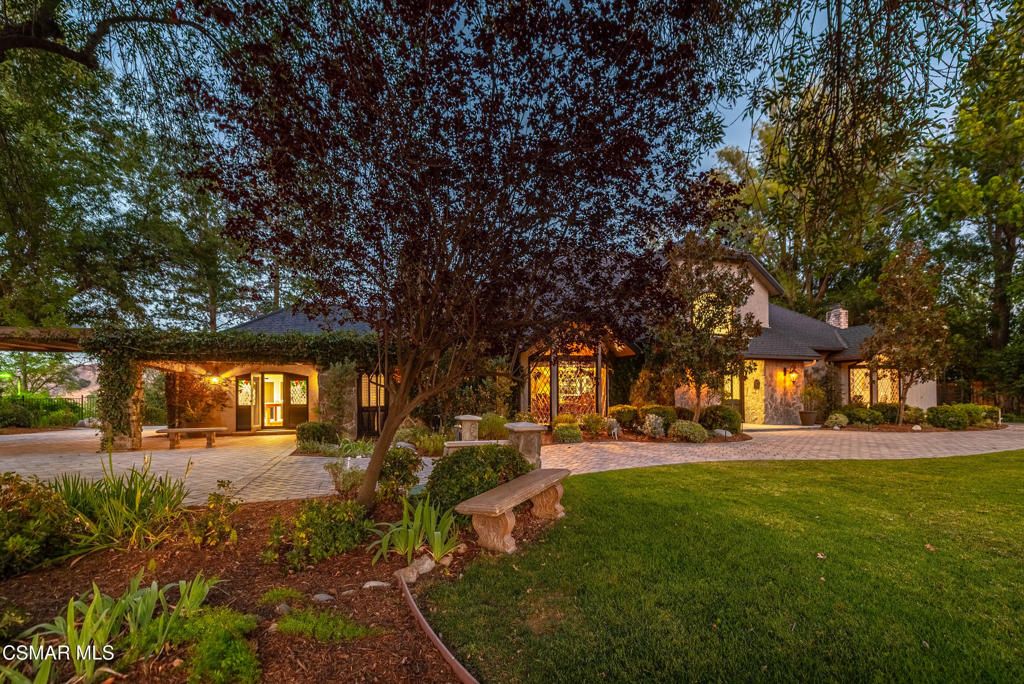 Image 7 of property listing at 5676 Colodny Drive, Agoura Hills, CA 91301