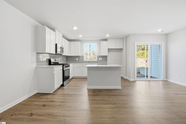 1394 Cattleman Acres Drive, Inman, SC 29349