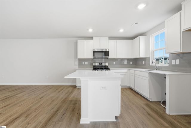 1394 Cattleman Acres Drive, Inman, SC 29349