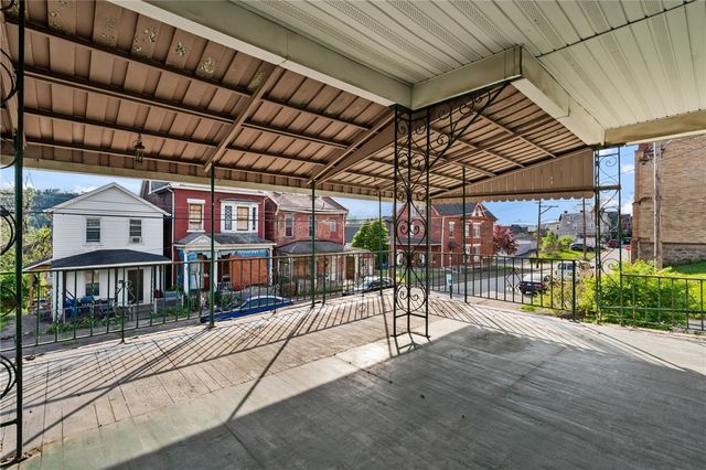 415 Mills Ave, Braddock, PA 15104