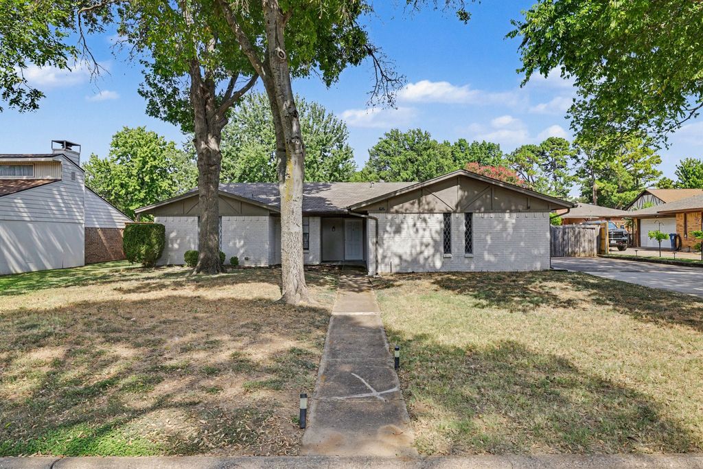 826 Glacier Lane, Grapevine, TX 76051 — exterior