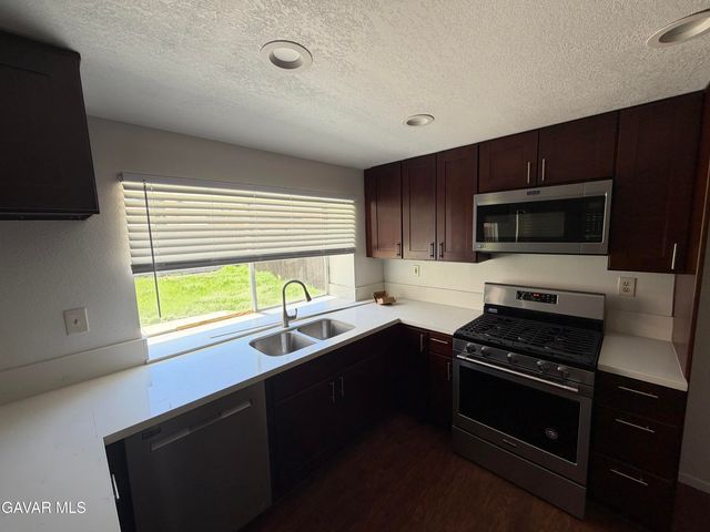 5060 Adobe Drive, Palmdale, CA 93552