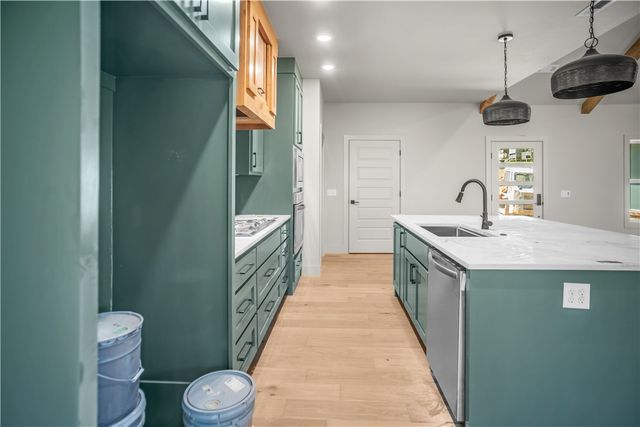 43 Hollow Way Drive, Bella Vista, AR 72715