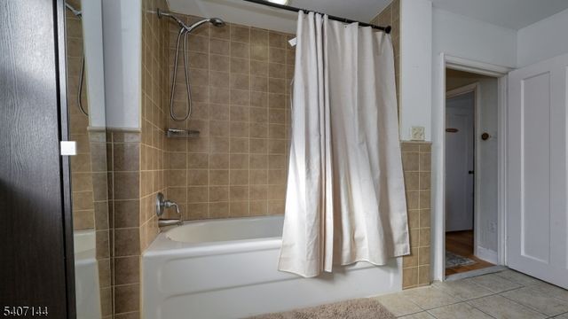 23 Sussex Rd, Clifton City, NJ 07012