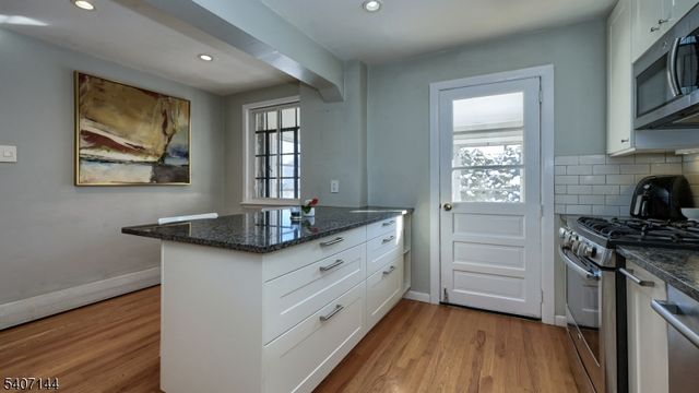 23 Sussex Rd, Clifton City, NJ 07012