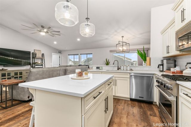 2629 Blooming Bud Lane, Kentwood, MI 49508