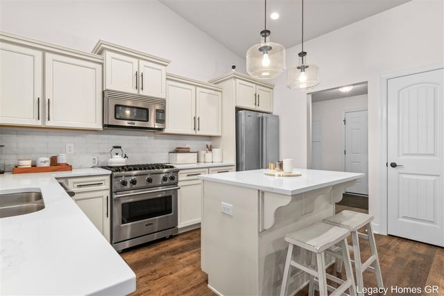 2629 Blooming Bud Lane, Kentwood, MI 49508