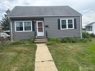 18 6th Street, Sayreville, NJ 08872