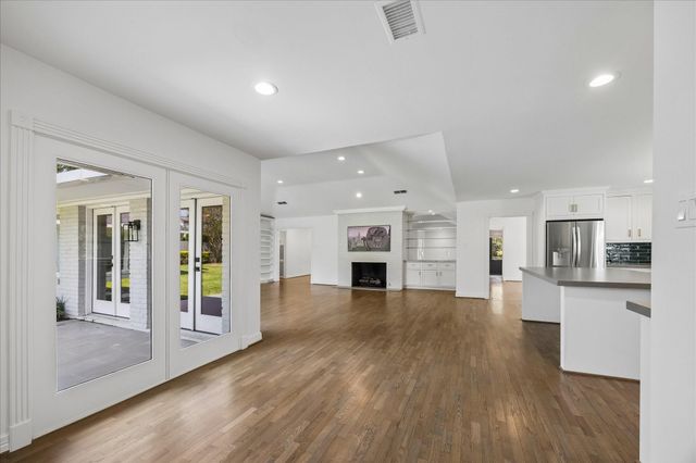 5698 Bayou Glen Road, Houston, TX 77056