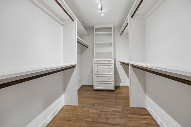 5698 Bayou Glen Road, Houston, TX 77056