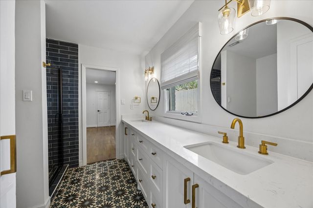 5698 Bayou Glen Road, Houston, TX 77056