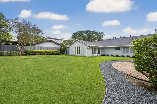 5698 Bayou Glen Road, Houston, TX 77056