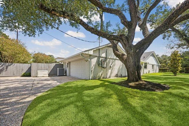 5698 Bayou Glen Road, Houston, TX 77056