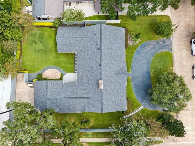 5698 Bayou Glen Road, Houston, TX 77056