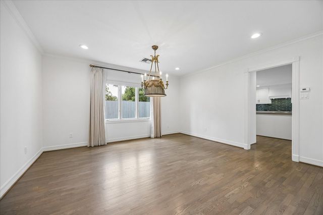 5698 Bayou Glen Road, Houston, TX 77056