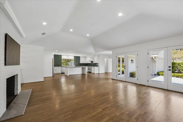 5698 Bayou Glen Road, Houston, TX 77056